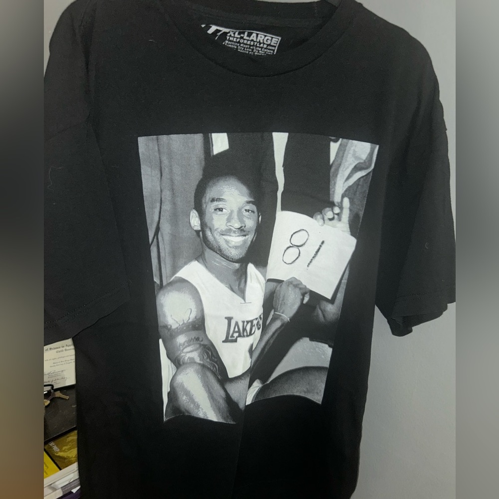 Kobe Bryant dedicated shirt to his day he scored 81 points. Is an xl but bigger